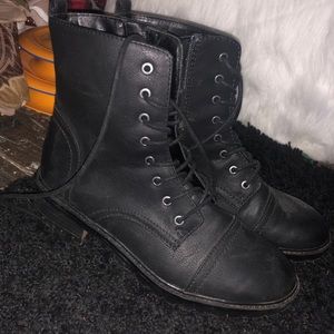 Combat boots